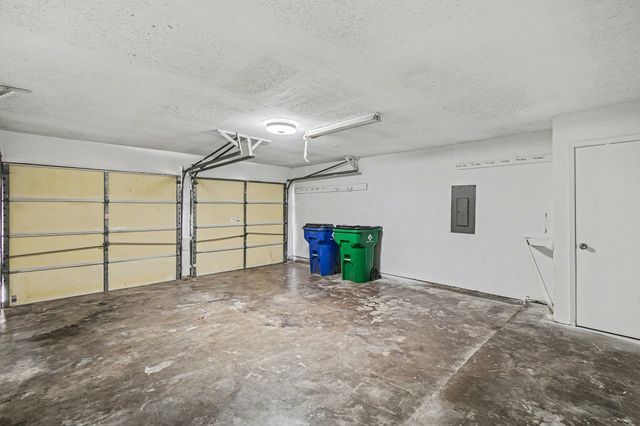 125 Roundtree Drive, Crowley, TX 76036