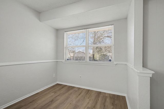 125 Roundtree Drive, Crowley, TX 76036