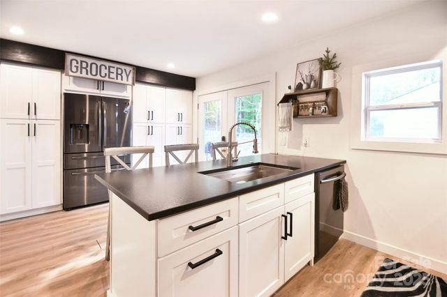 13423 Cliffhaven Lane, Huntersville, NC 28078
