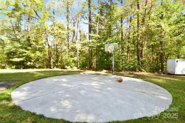 13423 Cliffhaven Lane, Huntersville, NC 28078