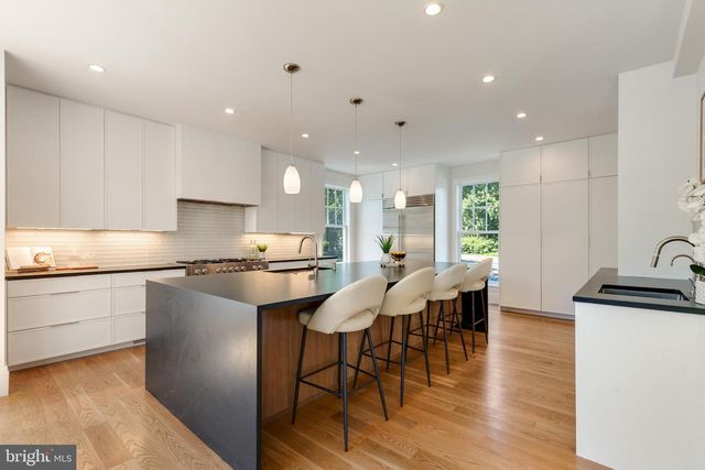 999 N TUCKAHOE ST, Falls Church, VA 22046