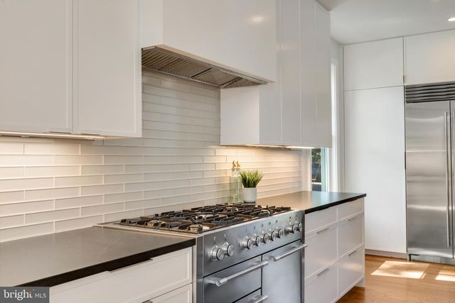 999 N TUCKAHOE ST, Falls Church, VA 22046