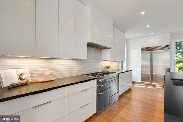 999 N TUCKAHOE ST, Falls Church, VA 22046