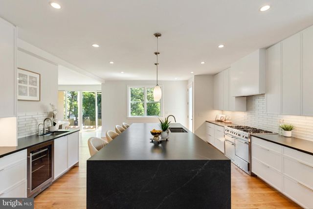 999 N TUCKAHOE ST, Falls Church, VA 22046