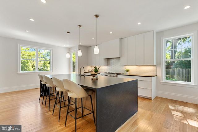 999 N TUCKAHOE ST, Falls Church, VA 22046