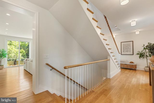 999 N TUCKAHOE ST, Falls Church, VA 22046