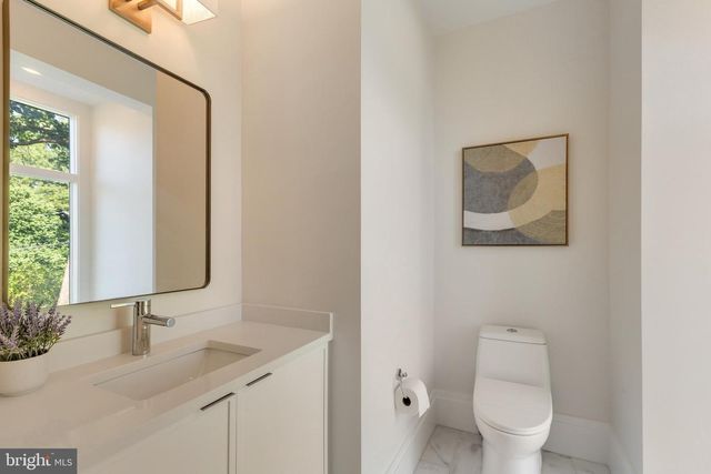 999 N TUCKAHOE ST, Falls Church, VA 22046