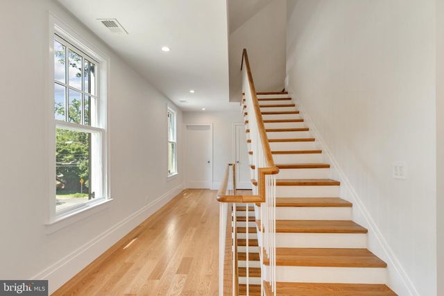 999 N TUCKAHOE ST, Falls Church, VA 22046