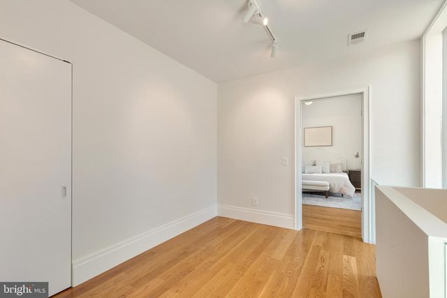 999 N TUCKAHOE ST, Falls Church, VA 22046