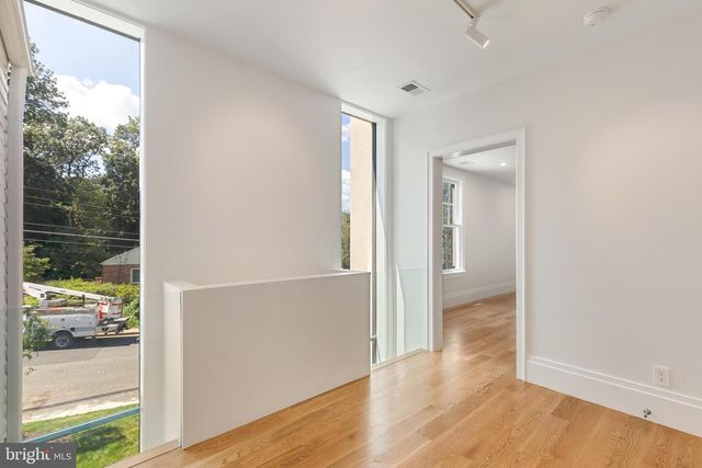 999 N TUCKAHOE ST, Falls Church, VA 22046