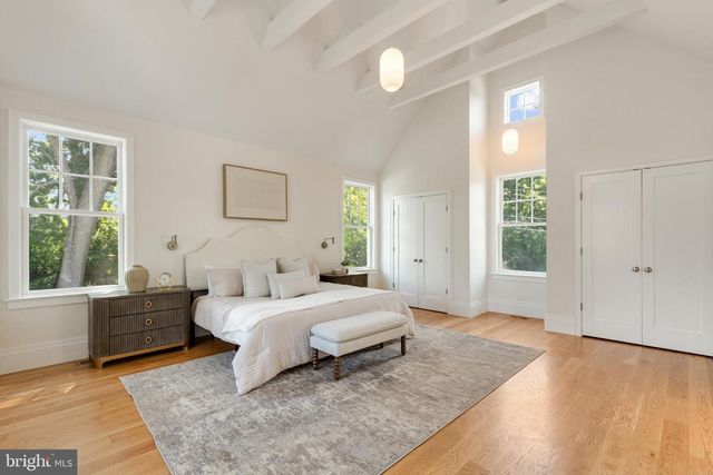 999 N TUCKAHOE ST, Falls Church, VA 22046