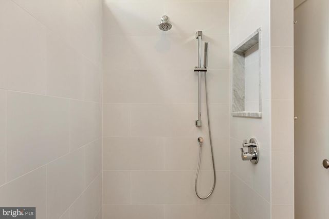999 N TUCKAHOE ST, Falls Church, VA 22046