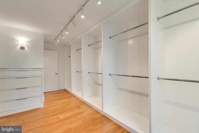 999 N TUCKAHOE ST, Falls Church, VA 22046