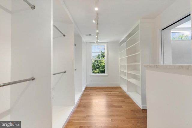 999 N TUCKAHOE ST, Falls Church, VA 22046