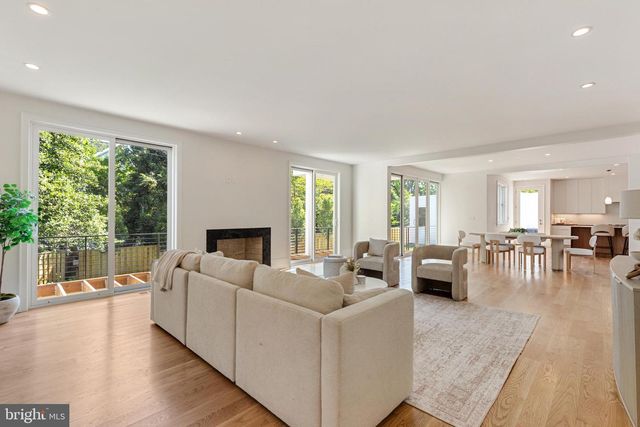 999 N TUCKAHOE ST, Falls Church, VA 22046
