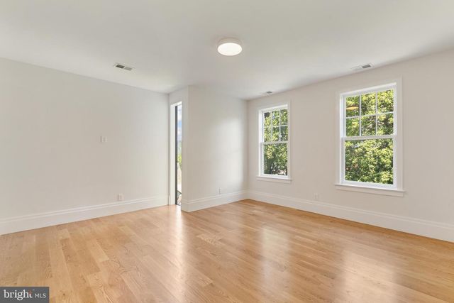 999 N TUCKAHOE ST, Falls Church, VA 22046
