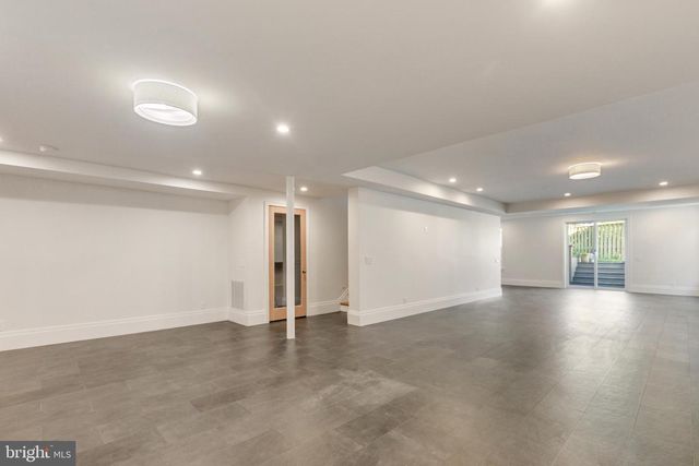 999 N TUCKAHOE ST, Falls Church, VA 22046