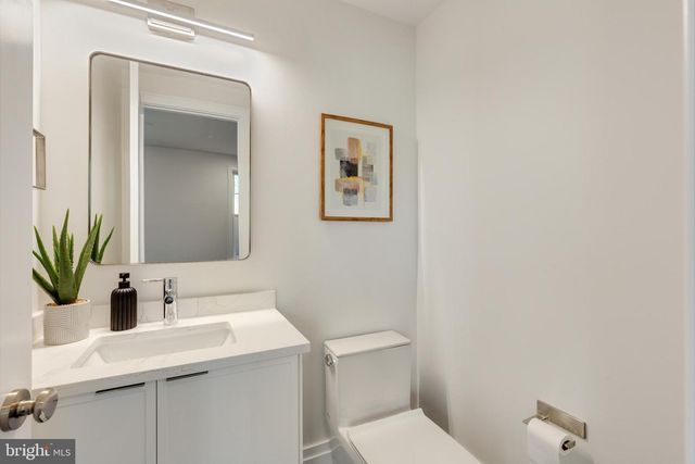 999 N TUCKAHOE ST, Falls Church, VA 22046