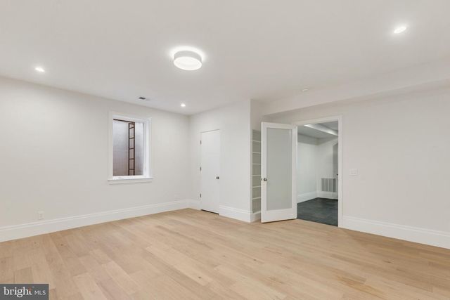 999 N TUCKAHOE ST, Falls Church, VA 22046