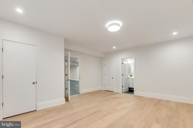 999 N TUCKAHOE ST, Falls Church, VA 22046