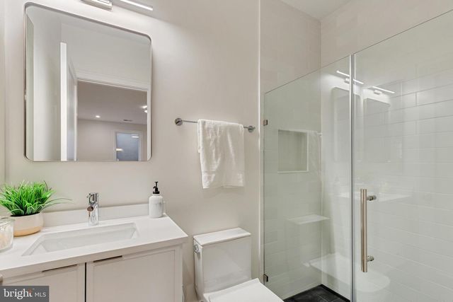 999 N TUCKAHOE ST, Falls Church, VA 22046
