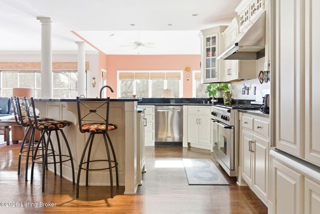 2778 Maple Rd, Louisville, KY 40205