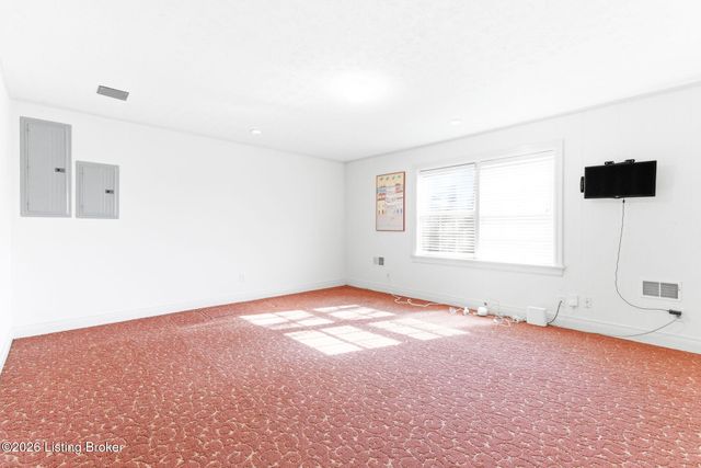 2778 Maple Rd, Louisville, KY 40205