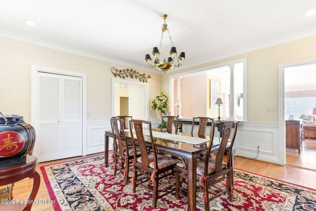 2778 Maple Rd, Louisville, KY 40205