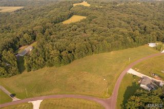 325 Ehmler Ln, Elsberry, MO 63343
