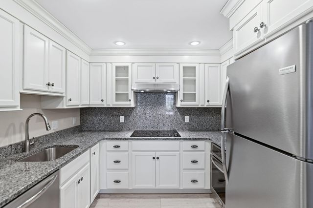 15 Pleasant Street UNIT E23, Harwich Port, MA 02646
