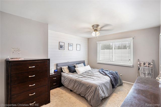 3990 Cresthaven Drive, Waterford Charter Township, MI 48328