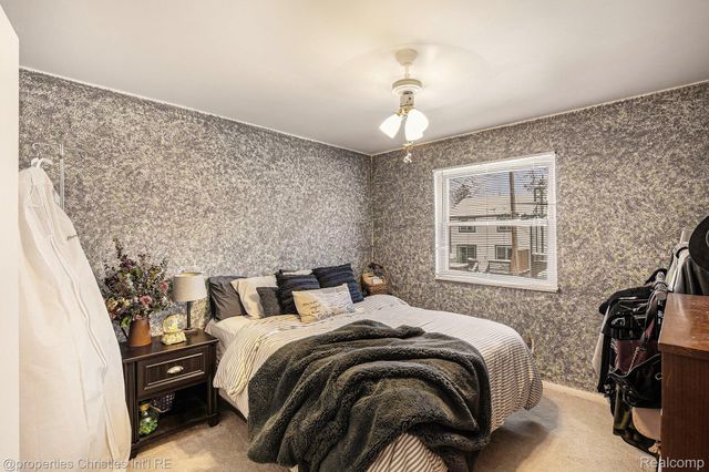 3990 Cresthaven Drive, Waterford Charter Township, MI 48328