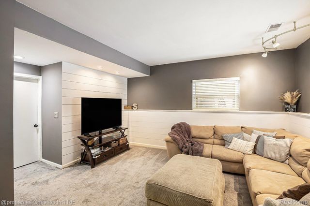 3990 Cresthaven Drive, Waterford Charter Township, MI 48328