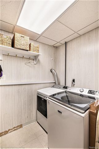 3990 Cresthaven Drive, Waterford Charter Township, MI 48328