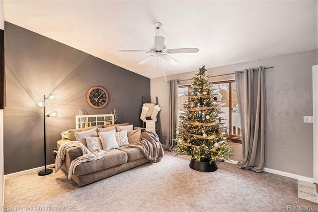 3990 Cresthaven Drive, Waterford Charter Township, MI 48328