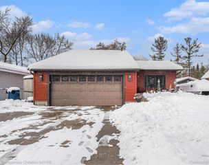 3990 Cresthaven Drive, Waterford Charter Township, MI 48328