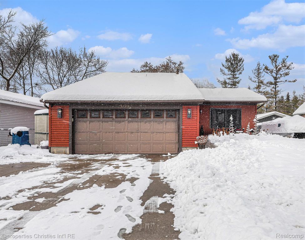 3990 Cresthaven Drive, Waterford Charter Township, MI 48328