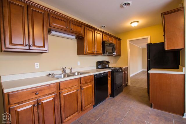 208 Lake Drive, Jonesboro, AR 72405