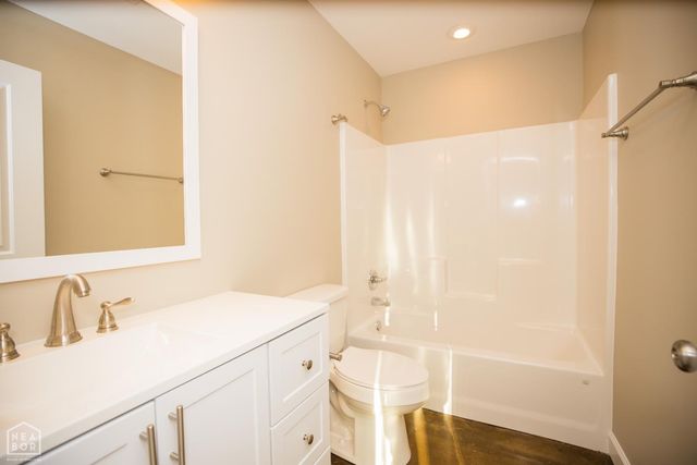 208 Lake Drive, Jonesboro, AR 72405