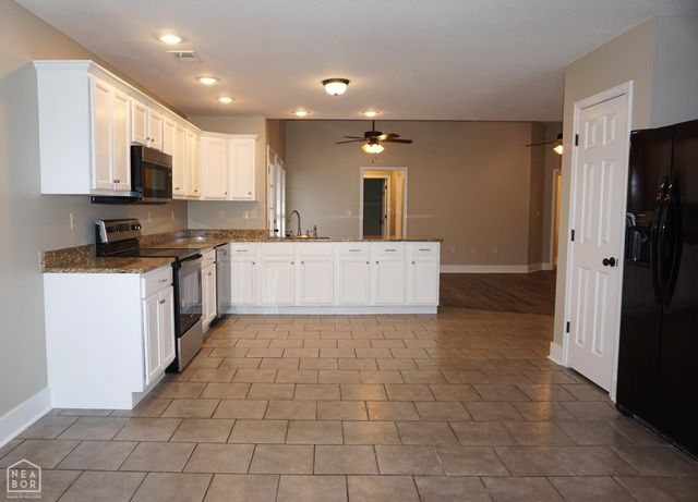 208 Lake Drive, Jonesboro, AR 72405