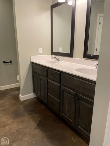 208 Lake Drive, Jonesboro, AR 72405