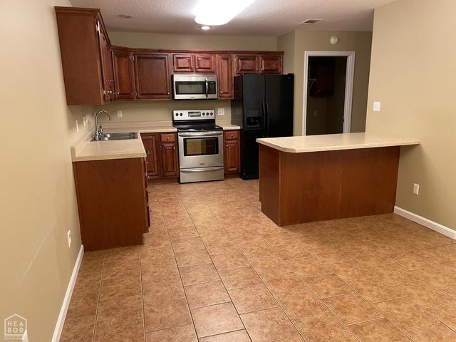 208 Lake Drive, Jonesboro, AR 72405