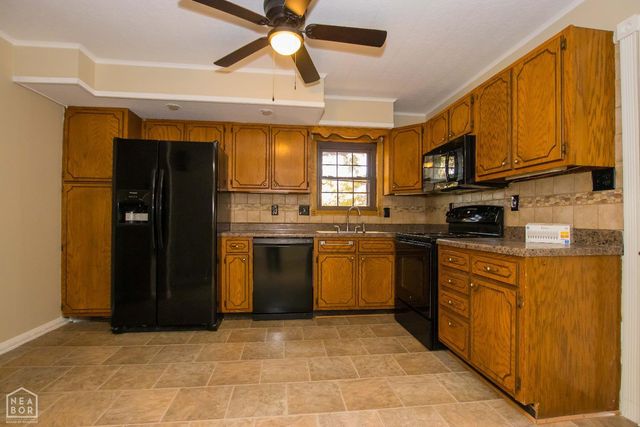 208 Lake Drive, Jonesboro, AR 72405