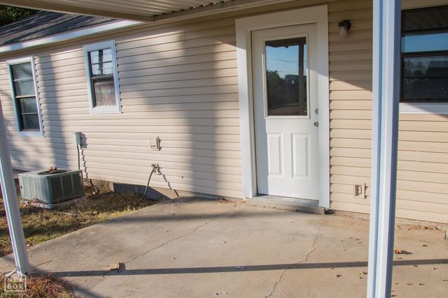 208 Lake Drive, Jonesboro, AR 72405