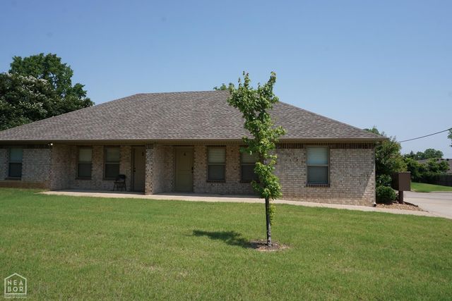 208 Lake Drive, Jonesboro, AR 72405