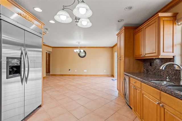 13390 SW 1st St, Miami, FL 33184