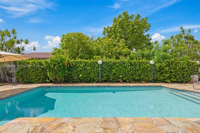 13390 SW 1st St, Miami, FL 33184