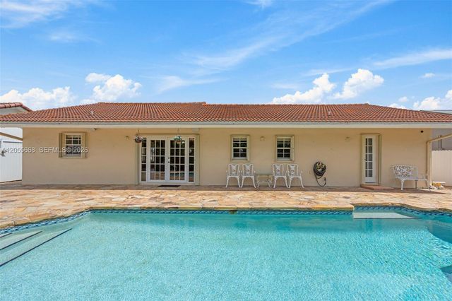 13390 SW 1st St, Miami, FL 33184