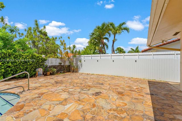 13390 SW 1st St, Miami, FL 33184