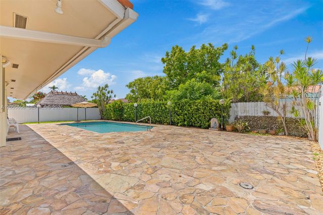 13390 SW 1st St, Miami, FL 33184